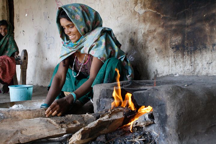 A tale of two kitchens: behind the cookstove debate in India and the US
