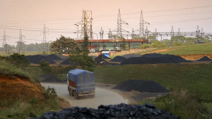 The Weekend Read: Can India afford to decouple its economy from fossil fuels?